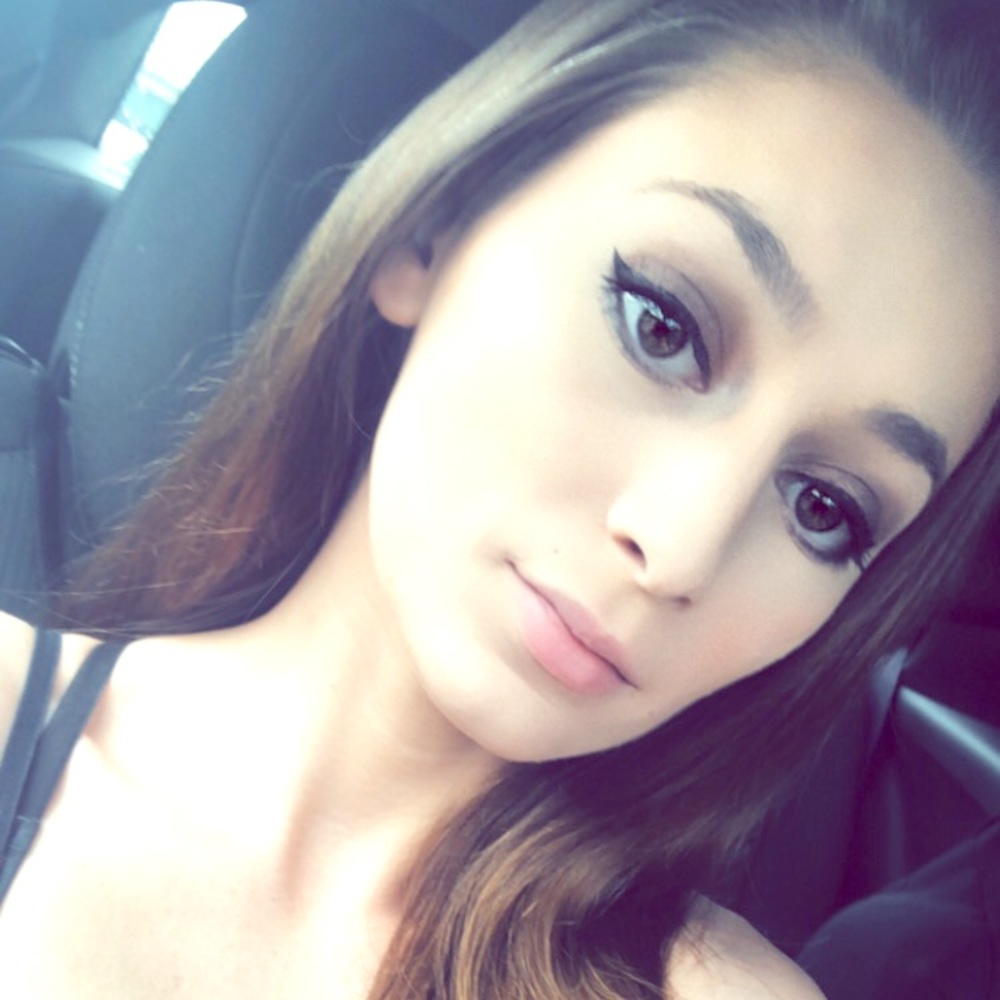 Meet your Posher, Danielle